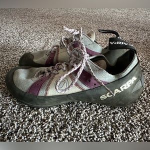 Women’s Scarpa climbing shoes, size 7.5. Barely used.